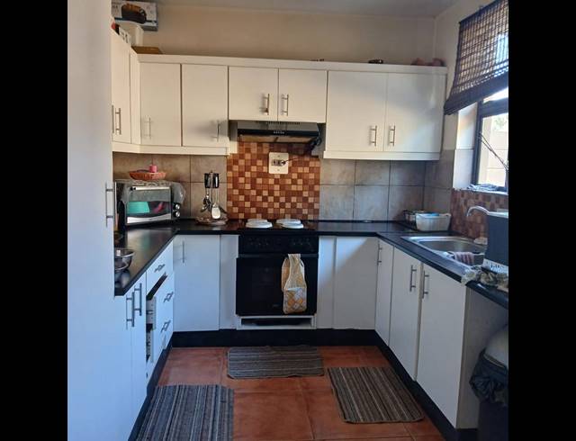 3 BEDROOM SIMPLEX FOR SALE IN WOODHAVEN